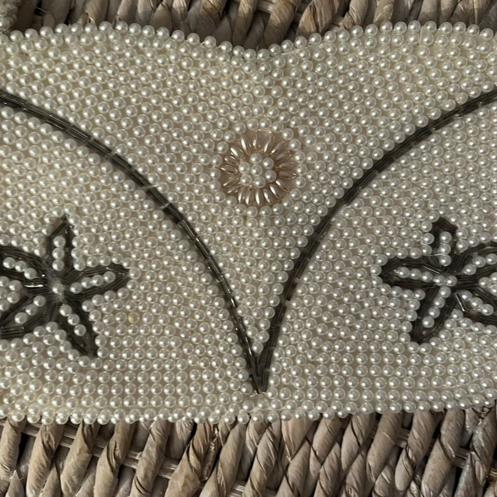 Vintage Purse White Beaded with Satin Lining Art Deco Small Zip‎ Closure Star